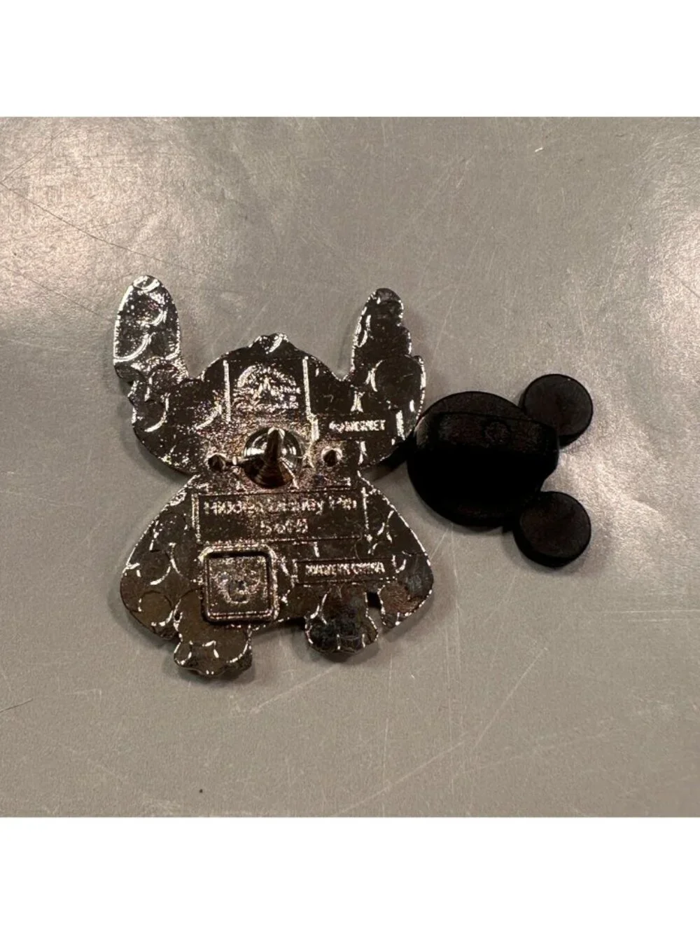 Disney Stitch Vampire Trading Pin 2024 Hidden Mickey Dracula Cape Lilo Badge